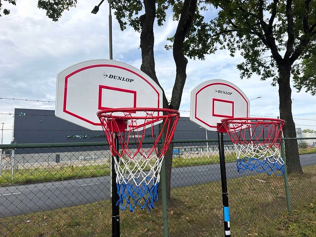 Dunlop basketbalring op steun (2x) - afbeelding 2 van  5
