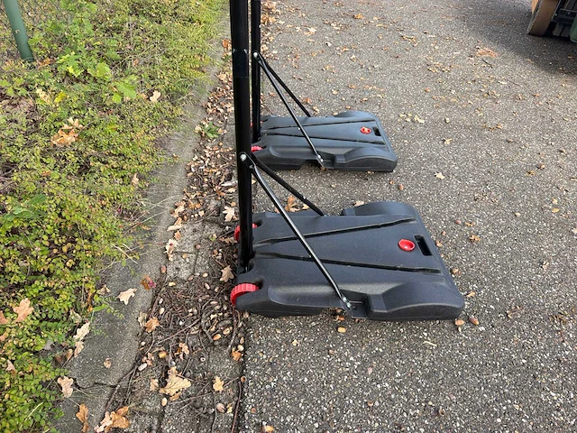 Dunlop basketbalring op steun (2x) - afbeelding 4 van  5