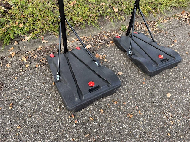 Dunlop basketbalring op steun (2x) - afbeelding 3 van  5