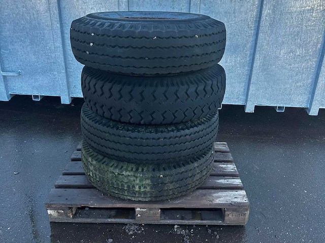 Dunlop – landbouwband highway 10.50x13 met velg 8-gaats (4x) - afbeelding 1 van  3