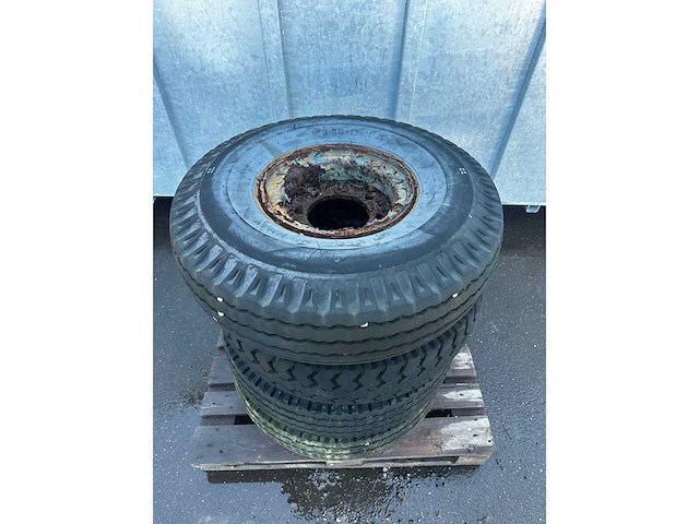 Dunlop – landbouwband highway 10.50x13 met velg 8-gaats (4x) - afbeelding 3 van  3