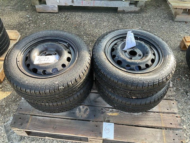 Dunlop response autoband op velg, voor opel corsa - afbeelding 1 van  3