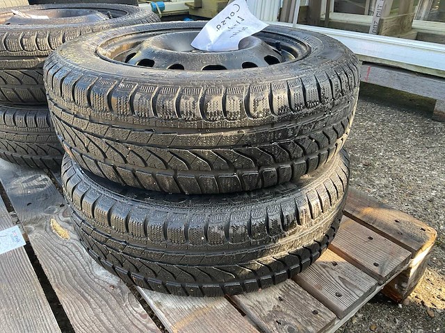 Dunlop response autoband op velg, voor opel corsa - afbeelding 3 van  3