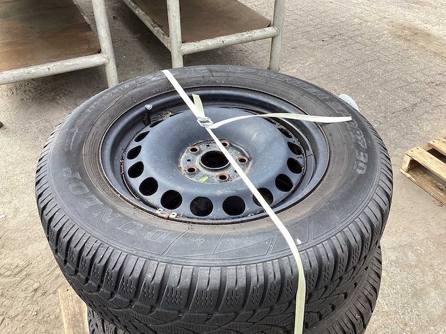 Dunlop sp winter sport 3d winterband met velg - afbeelding 3 van  5