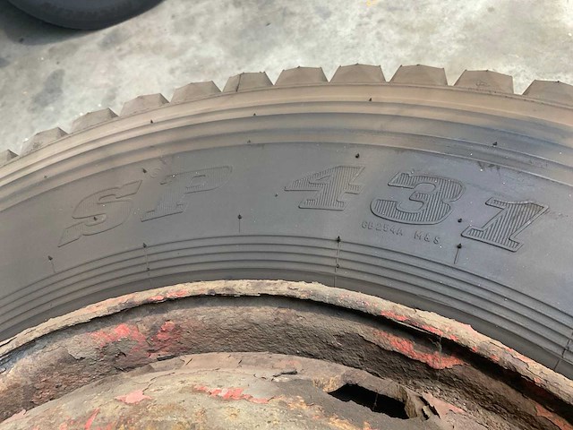 Dunlop sp431 vrachtwagen/bus band met velg - afbeelding 5 van  7