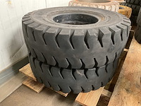 Dunlop trukush heftruck band (2x) - afbeelding 1 van  3