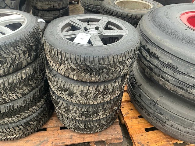 Dunlop wintersport 5 autoband met velg (4x) - afbeelding 1 van  5