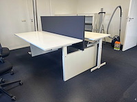 Duo-bureau met scheidingswand en ladeblokken (2x)