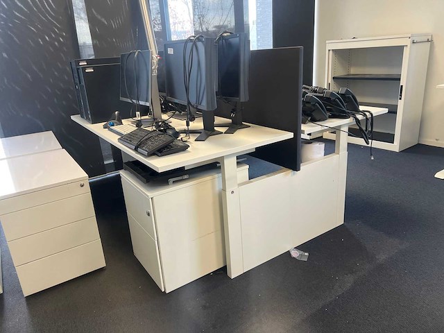 Duo-bureau met scheidingswand en ladeblokken (2x) - afbeelding 3 van  5