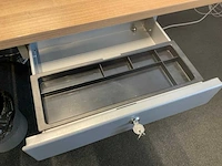 Duo zit-sta bureau (2x) met 1 los bureau. - afbeelding 4 van  8
