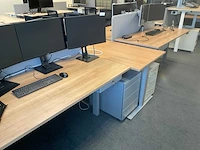 Duo zit-sta bureau (2x) met 1 los bureau. - afbeelding 7 van  8