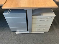 Duo zit-sta bureau (2x) met 1 los bureau. - afbeelding 8 van  8