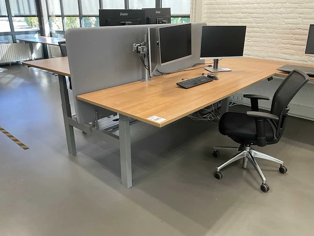 Duo zit-sta bureau en bureaustoelen - afbeelding 1 van  9