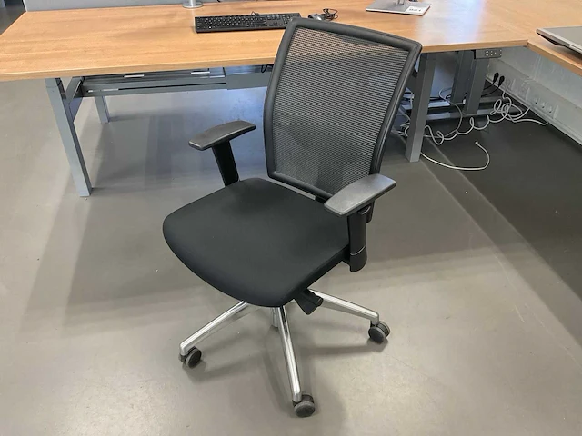 Duo zit-sta bureau en bureaustoelen - afbeelding 6 van  9