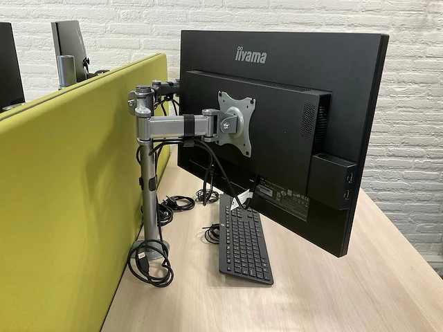 Duo zit-sta bureau met 4 monitoren - afbeelding 2 van  21