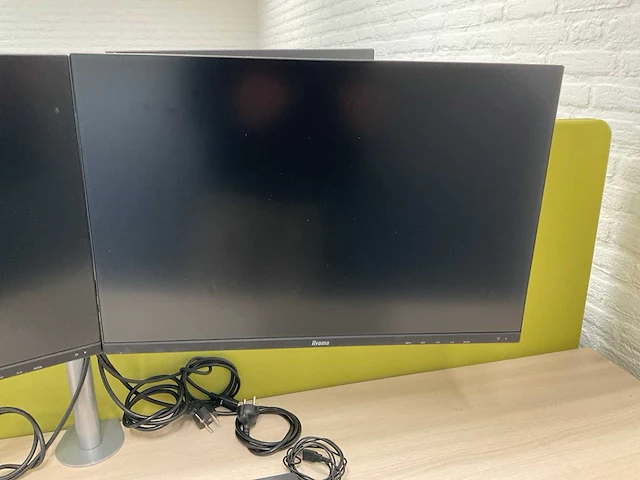 Duo zit-sta bureau met 4 monitoren - afbeelding 20 van  21