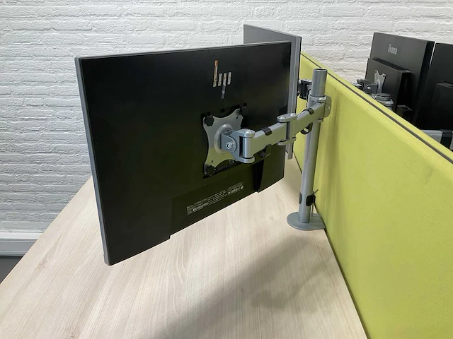 Duo zit-sta bureau met 4 monitoren - afbeelding 9 van  21