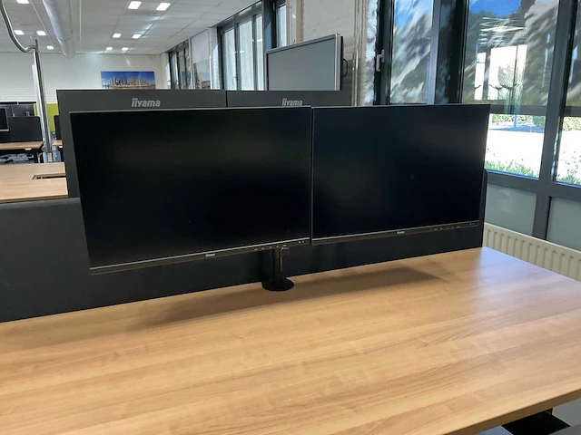 Duo zit-sta werkplek met monitoren en bureaustoelen - afbeelding 6 van  7