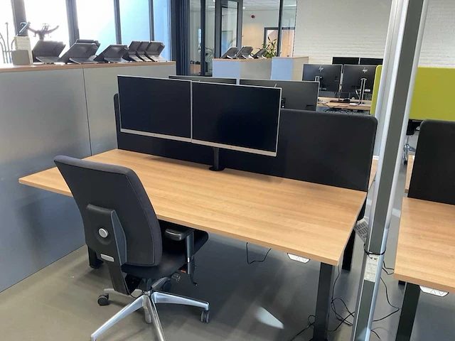 Duo zit-sta werkplek met monitoren - afbeelding 1 van  10