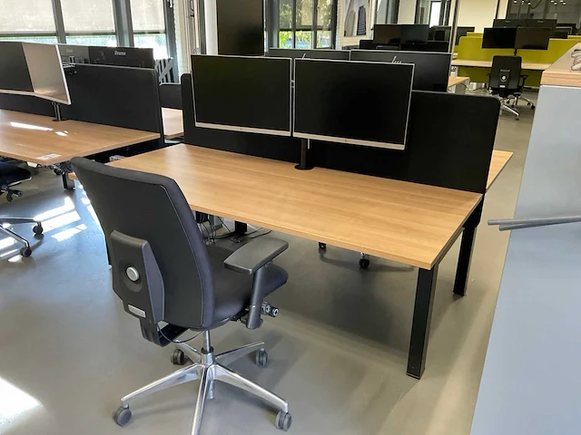 Duo zit-sta werkplek met monitoren - afbeelding 4 van  10