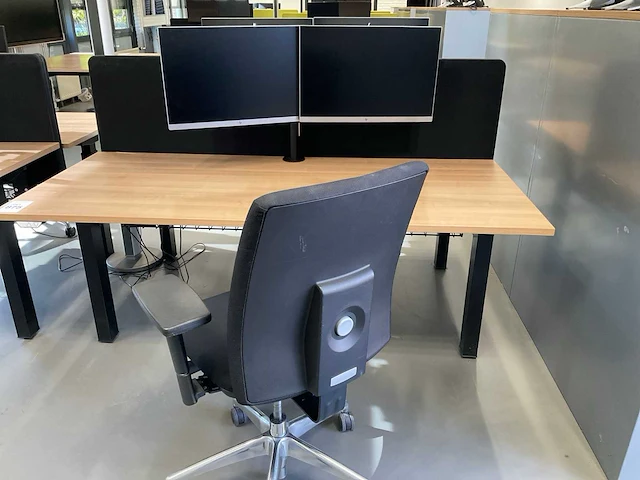 Duo zit-sta werkplek met monitoren - afbeelding 5 van  10