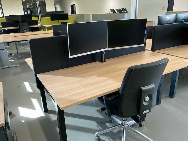 Duo zit-sta werkplek met monitoren - afbeelding 2 van  7