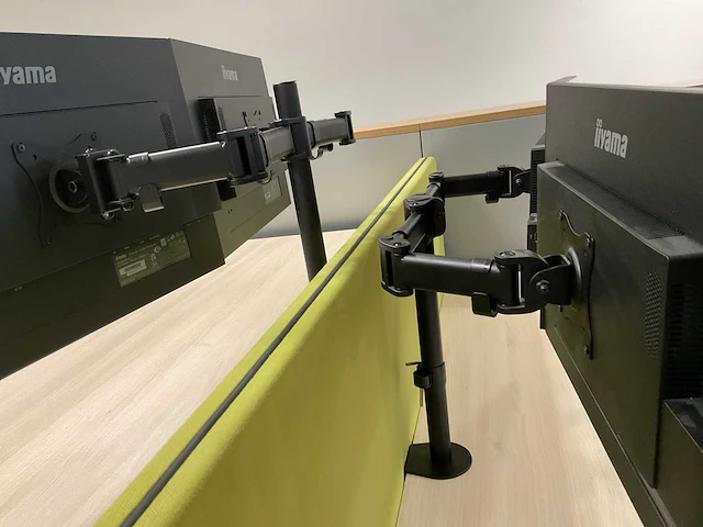 Duo zit-sta werkplek met monitoren - afbeelding 2 van  2