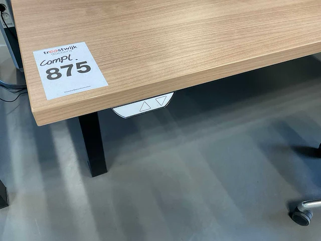Duo zit-sta werkplek met monitoren - afbeelding 2 van  10