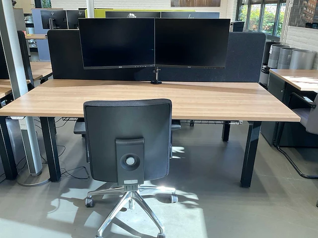 Duo zit-sta werkplek met monitoren - afbeelding 5 van  7