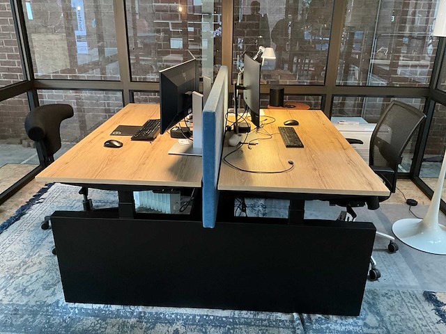 Duo zit/sta bureau 160x170cm - elektrisch verstelbaar v.v. geheugen en akoestisch paneel - afbeelding 1 van  5