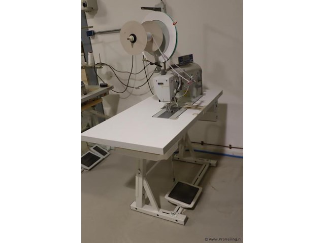 Dürkopp adler 1767 industriële naaimachine - afbeelding 1 van  10