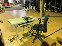 Dürkopp-adler 8700 overlock machine - afbeelding 1 van  5