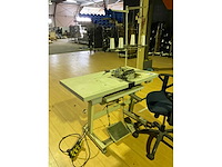 Dürkopp-adler 8700 overlock machine - afbeelding 2 van  5