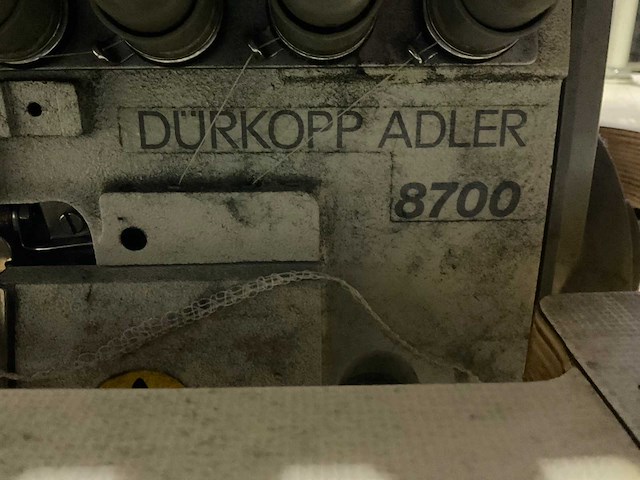Dürkopp-adler 8700 overlock machine - afbeelding 4 van  5