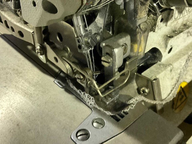 Dürkopp-adler 8700 overlock machine - afbeelding 5 van  5