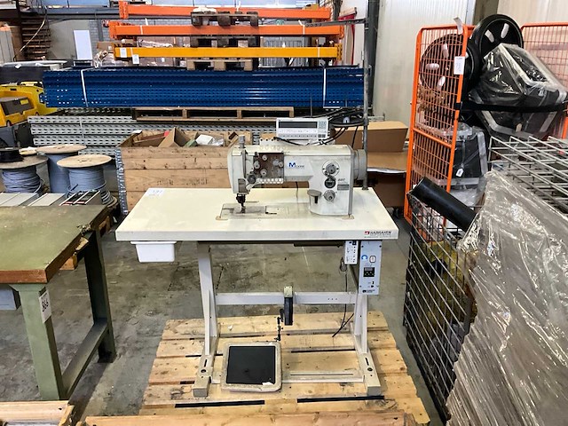 Dürkopp adler m-type 887 vlakbed-stikmachine - afbeelding 1 van  9