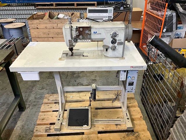 Dürkopp adler m-type 887 vlakbed-stikmachine - afbeelding 2 van  9