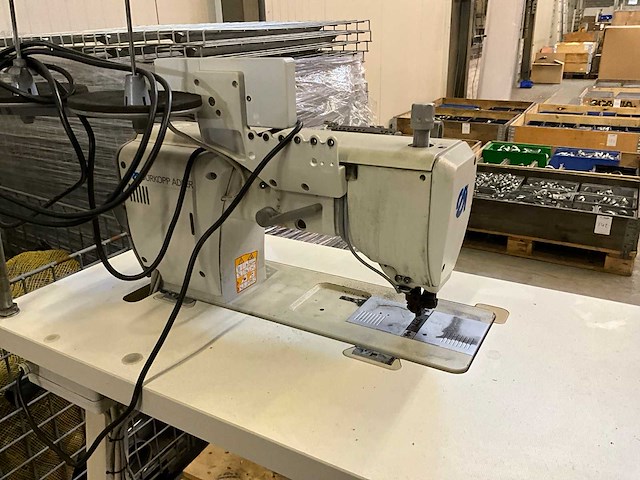 Dürkopp adler m-type 887 vlakbed-stikmachine - afbeelding 9 van  9