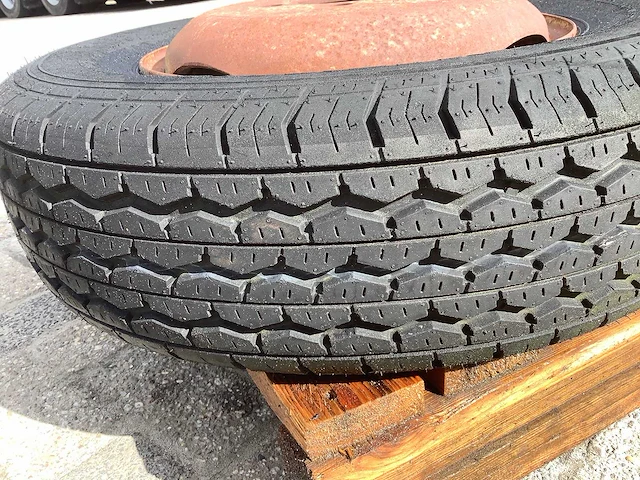 Durun radial d108 185r14c band met velg - afbeelding 3 van  3
