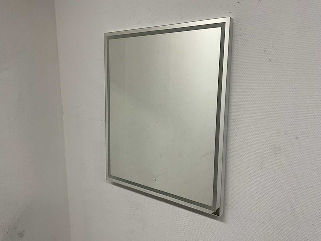 Dutch mirror factory - led verlichting spiegel - 70 x 60 cm - afbeelding 1 van  8