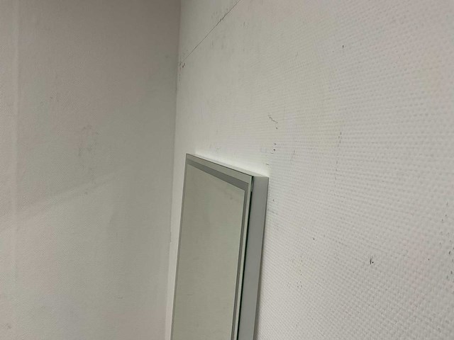Dutch mirror factory - led verlichting spiegel - 70 x 60 cm - afbeelding 2 van  8