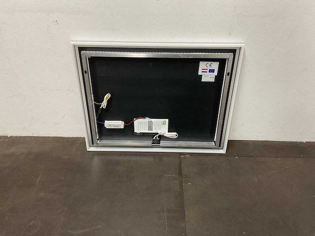 Dutch mirror factory - led verlichting spiegel - 90x70 - afbeelding 4 van  8