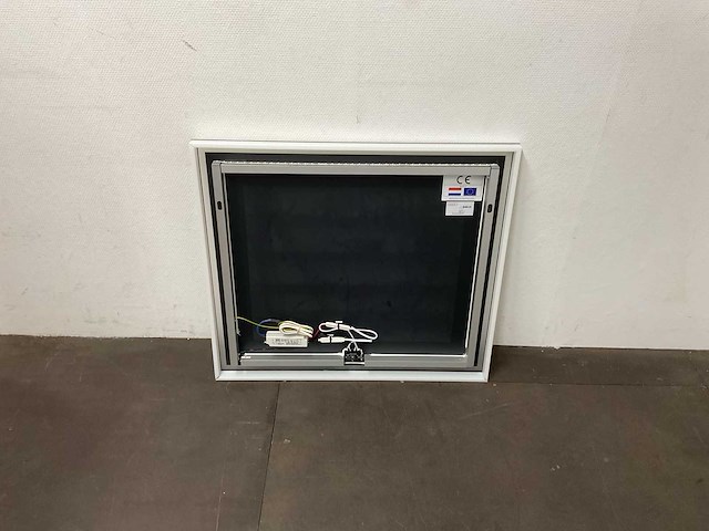 Dutch mirror factory - spiegel - 80x70cm - afbeelding 4 van  8