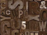 Dutch wallcoverings schuimvinylbehang letters bruin (84x) - afbeelding 1 van  1
