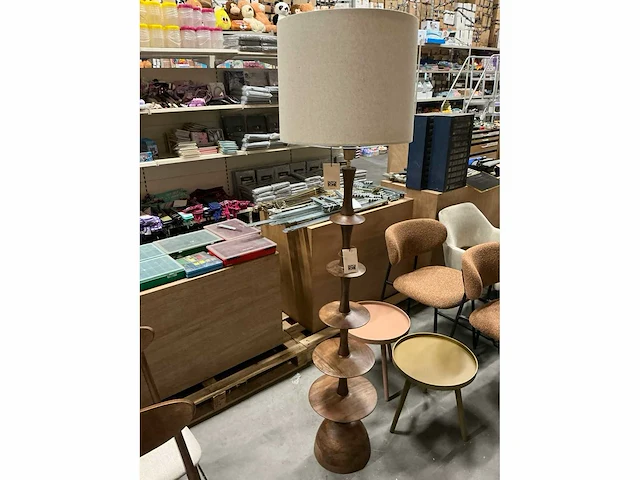 Dutchbone cath vloerlamp walnoot h188cm - afbeelding 1 van  3