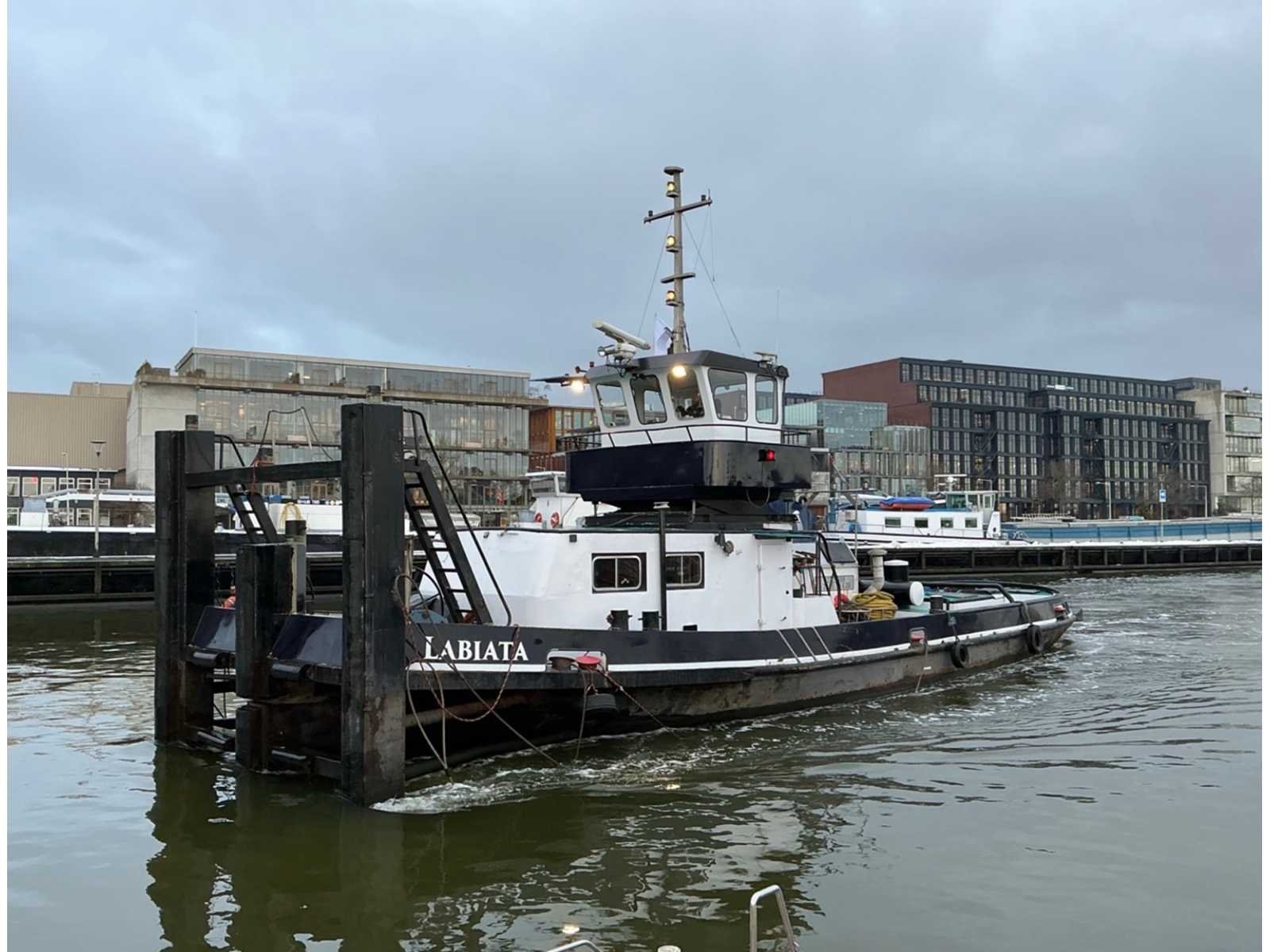 Duw-/sleepboot labiata