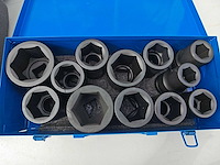 Dw - 2025 - 2600nm - pneumatische slagmoersleutel met 12 dlg doppenset 1" - afbeelding 2 van  4