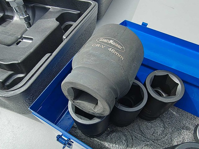 Dw - 2025 - 2600nm - pneumatische slagmoersleutel met 12 dlg doppenset 1" - afbeelding 11 van  12