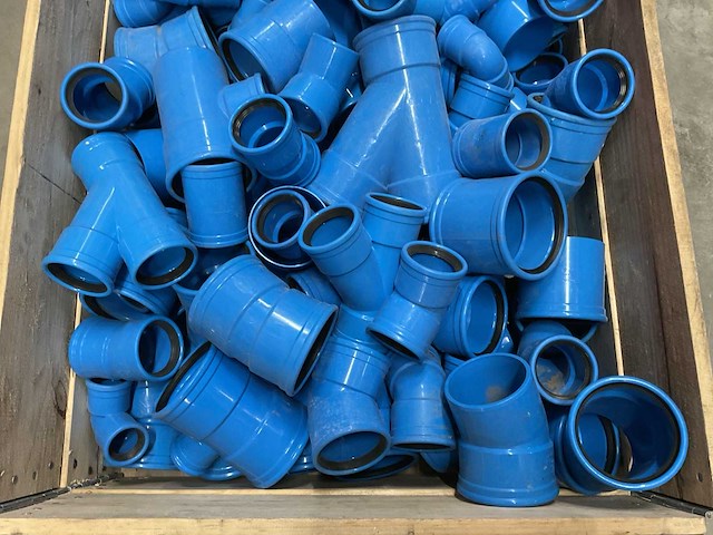 Dyka sono partij pvc-u hulpstukken - afbeelding 2 van  3
