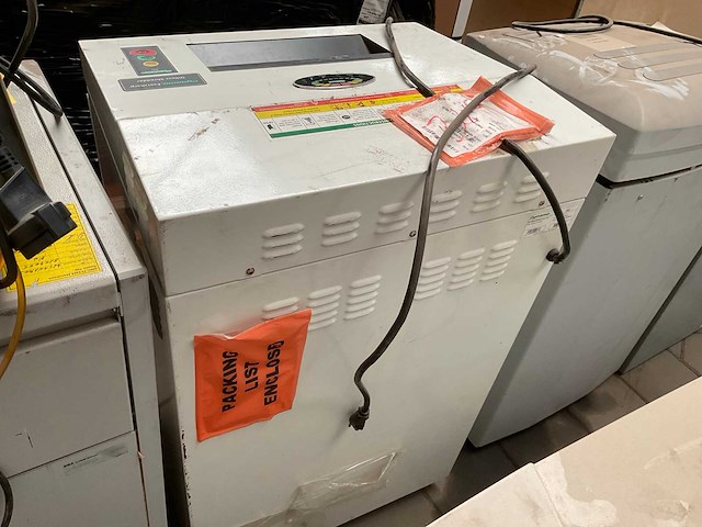 Dynamo 341 papiershredder - afbeelding 2 van  4